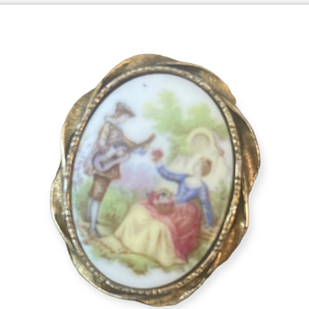 Sale‼️ Brooch Vintage  -France Hand-Painted Porcelain of "The Queen"